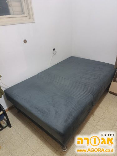 מיטה וחצי עם אחסון מובנה