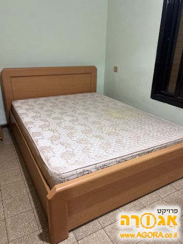 מיטה זוגית מעץ כולל מזרן