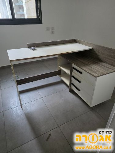 שולחן מחשב פינתי
