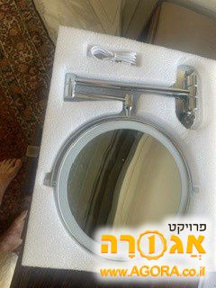 מראה מגדילה לקיבוע על קיר