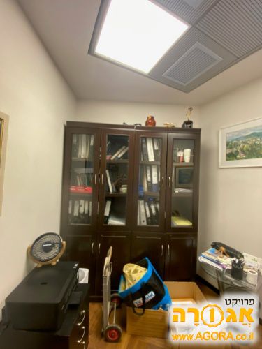 שתי ספריות מהודרות