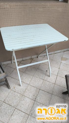 שולחן קטן מתקפל