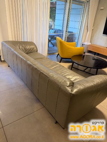 ספה תלת מושבית