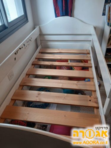 מיטת יחיד
