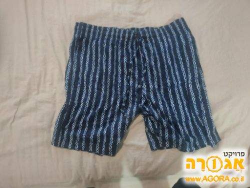 מכנסיים קצרים