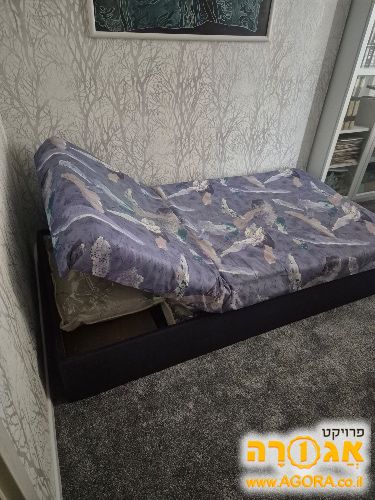 מיטה וחצי נפתחת עם ארגז