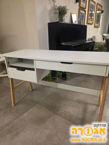 שולחן כתיבה