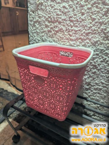 פח פלסטיק ורוד