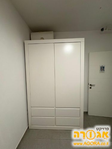 ארון בגדים