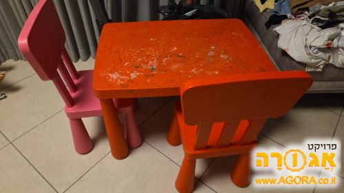 שולחן ילדים וכסאות