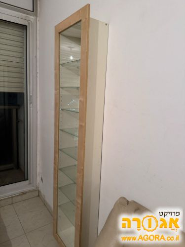 ארונית מדפי זכוכית מסירה רמת השרון