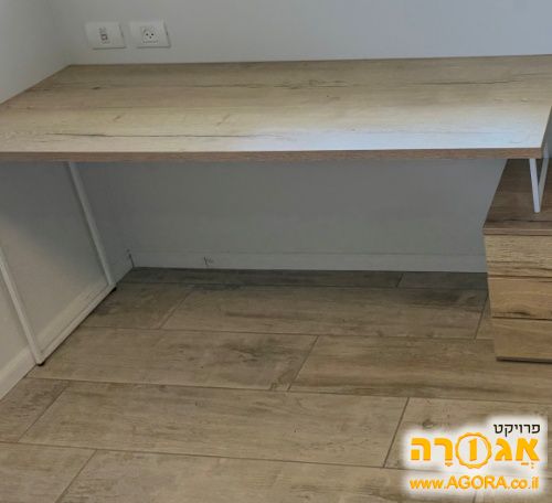 שולחן לימוד/עבודה