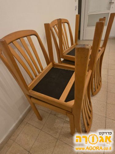 4 כסאות
