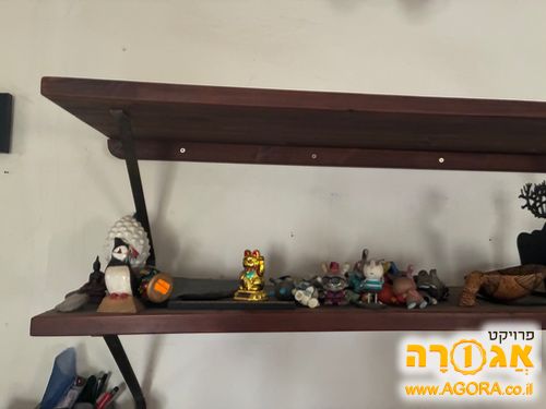 מדפים מעץ מלא איכותי ויפהפה