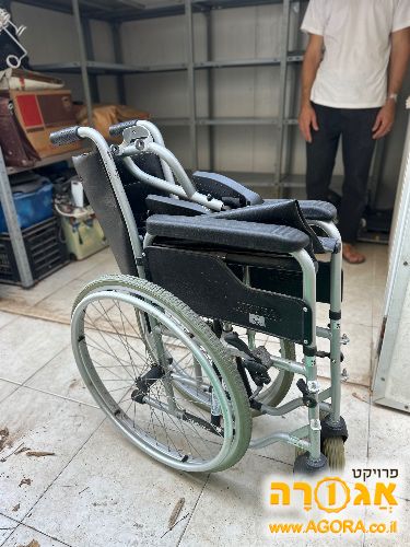 כיסא גלגלים