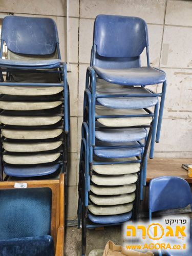 35 כסאות
