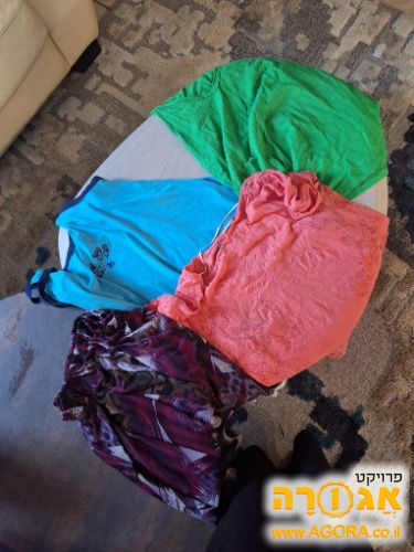 גופיות נשים ומכנס קצר