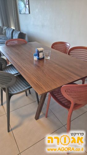 שולחן אוכל מעץ כפר סבא