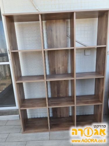 כוננית ספרים