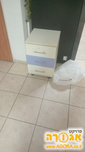 שידת מגירות