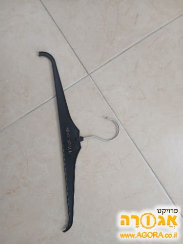 קולב שחור