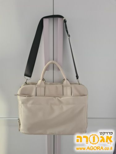 תיק עסקים לניירות ומחשב נייד