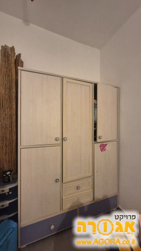 ארון בגדים