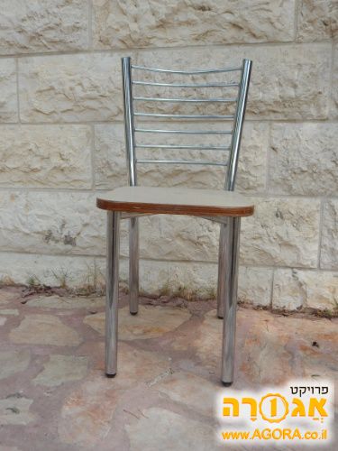 4 כסאות