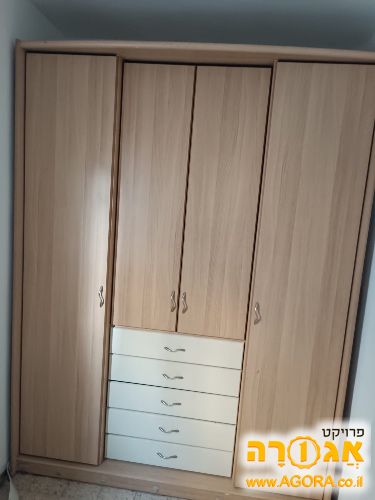 ארון בגדים