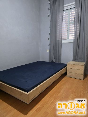 מיטה וחצי + שידת לילה תואמת