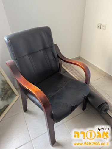 כסא מרופד