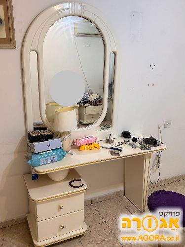 שידת איפור