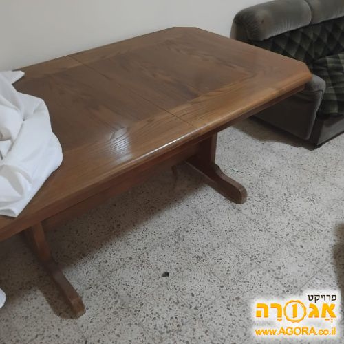 שולחן אוכל גדול (נפתח)
