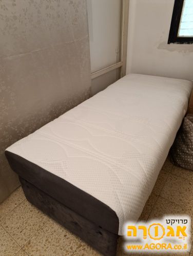 מיטת יחיד מתכווננת