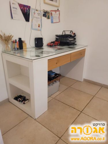 שולחן כתיבה