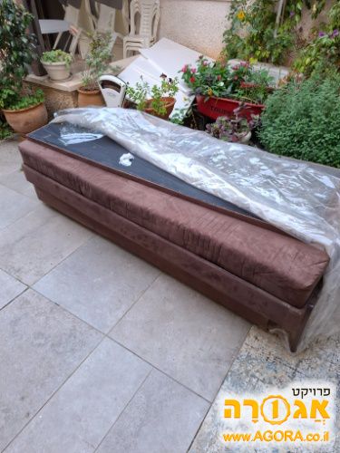 ספפה עם ארגז מצעים