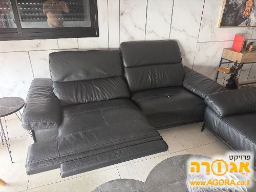 סלון מעור של דיבאני סנטר