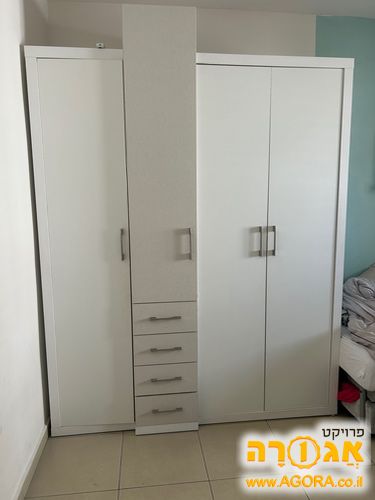 ארון בגדים