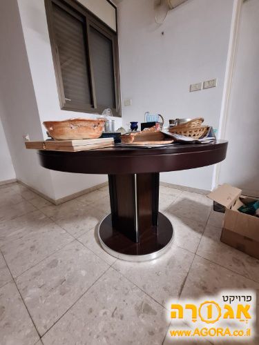 שולחן אוכל