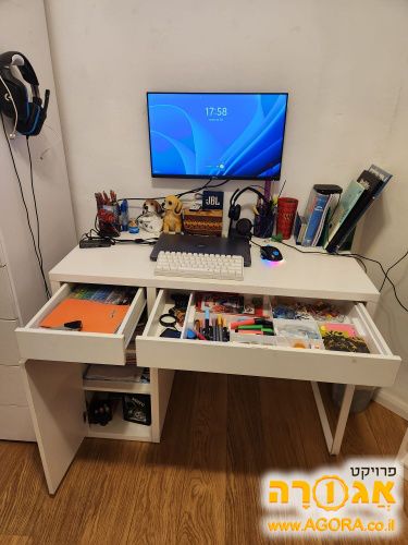 שולחן כתיבה