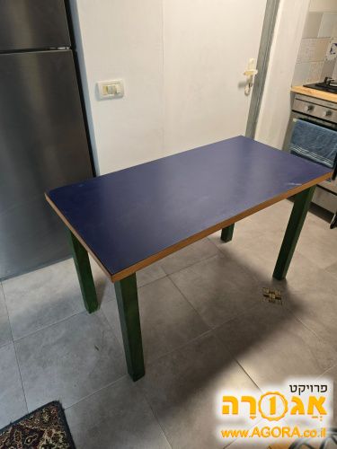 שולחן מטבח במצב מעולה