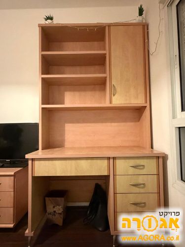 מכתבה - שולחן כתיבה עם מדפים לספרים