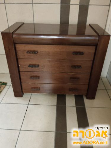 שידת מגירות עץ מלא