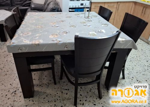 שולחן פינת אוכל+4 כסאות